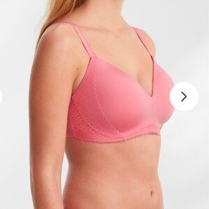 NWT Bare Wire-Free Smoothing T-Shirt Bra With Lace